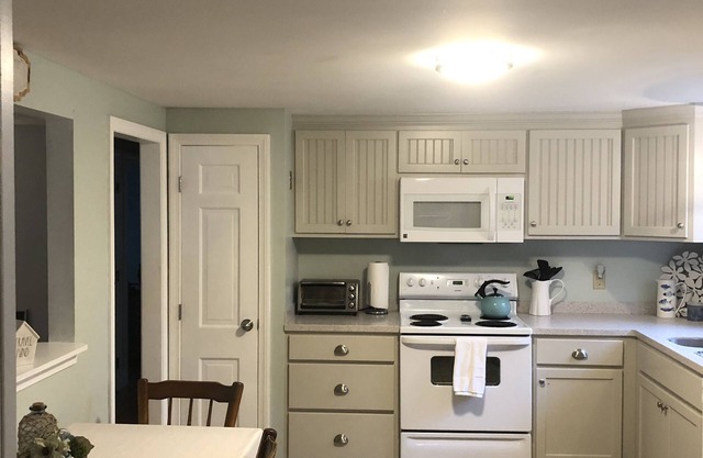 Great Family location close to beach and rail trail.