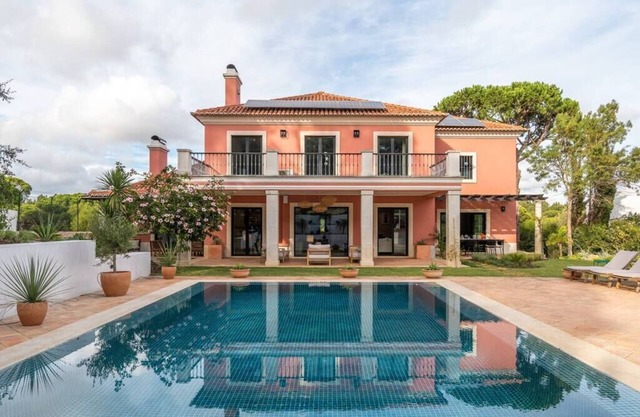 Great Family Villa w/Pool & garden daily cleaning