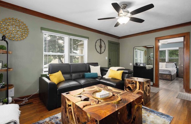 Great Home Base for Exploring KC 2BR King Beds