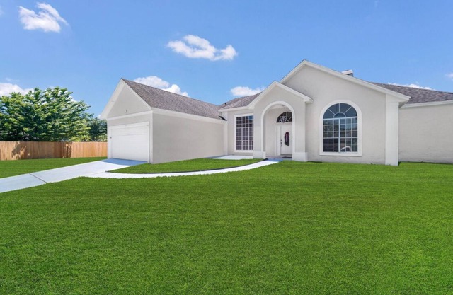 Great home with a very large pool to enjoy with the whole family.