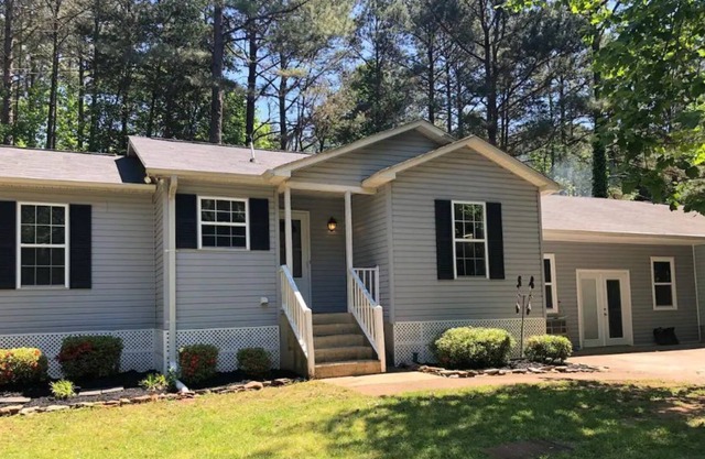 Sprawling Pet Friendly Ranch near Lake Norman