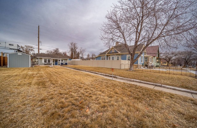 Great Location! 2 Houses for large groups!!