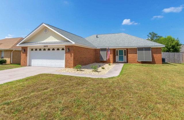 Great Location! 3BR Home Near Foley Sports Plex, Beach, Theme Parks, & Shopping!