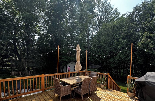 Great location! A short trip to downtown Saratoga, Track and SPAC. Pet friendly!