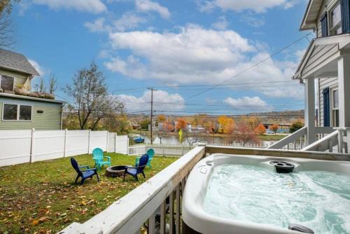 Great Location! Colleges! Hiking! Ithaca Commons!