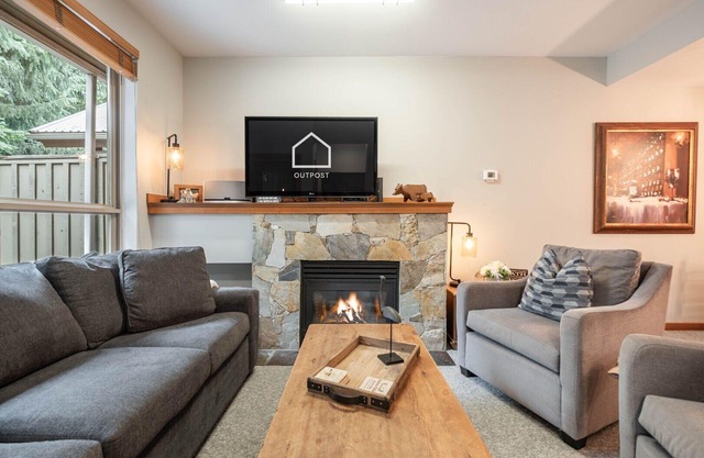 Great location | Complex hot tub | BBQ | Smart TVs