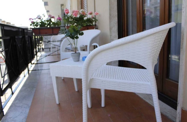 Great location for Naples and Vesuvius