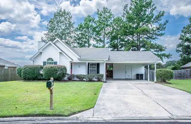 Clean+Cozy+Close to Airport/Rez/Dogwood Ctr!
