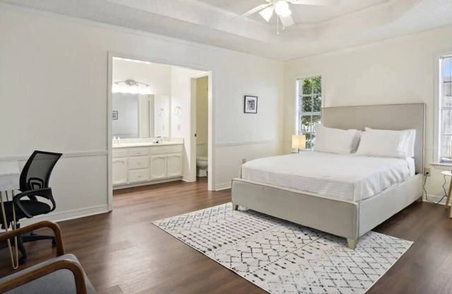 Great Location Near LSU & DT! 3 BR Home!