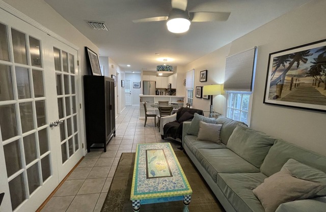 Great Location- Remodeled Condo- Old Town-Truman Annex Close to all attractions
