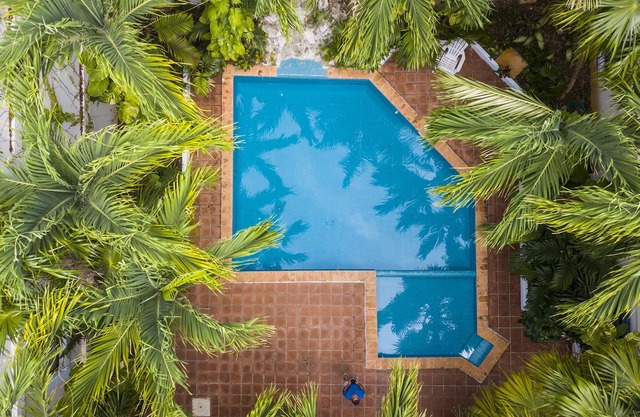 Großartige Lage, geräumig mit Pool