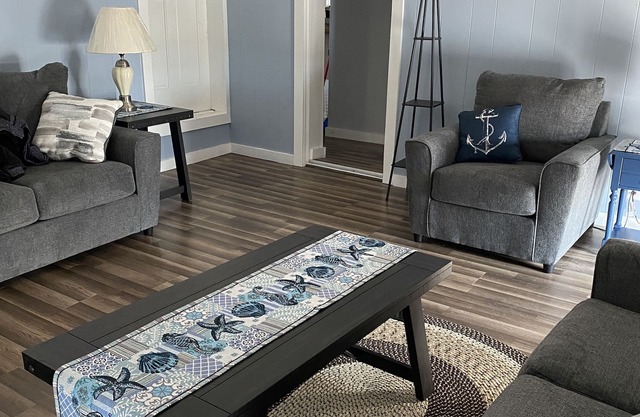 Great Location to Downtown Alexandria Bay