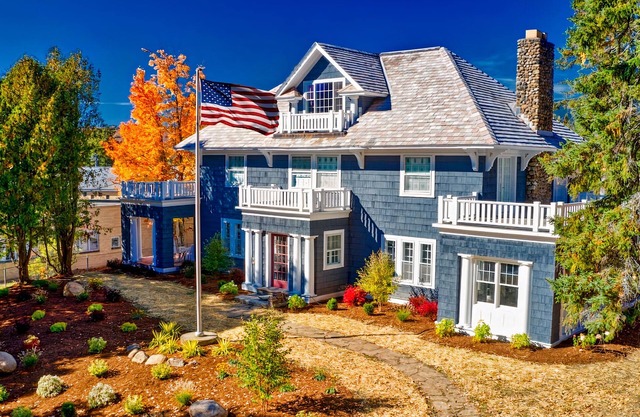 Great Location| Walk to Main Street| Large Groups