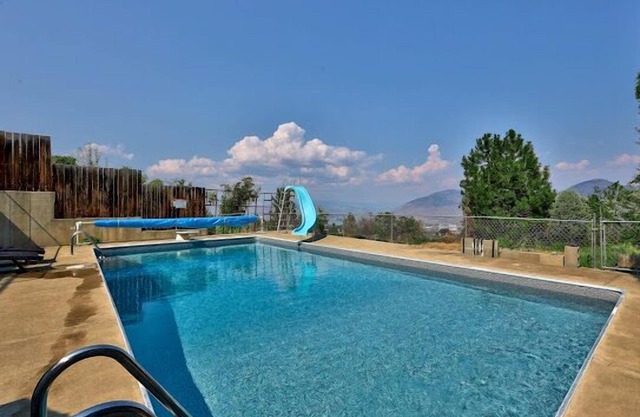Great location with stunning View!