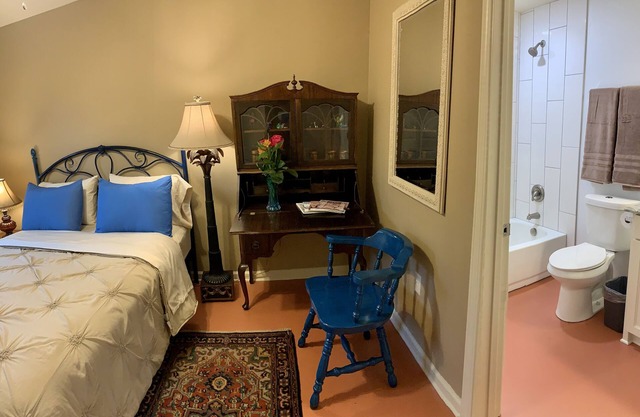 Great Monthly Furnished Apartment in Downtown LR