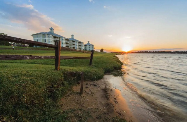 Great Place 2BD/2BA + Pool