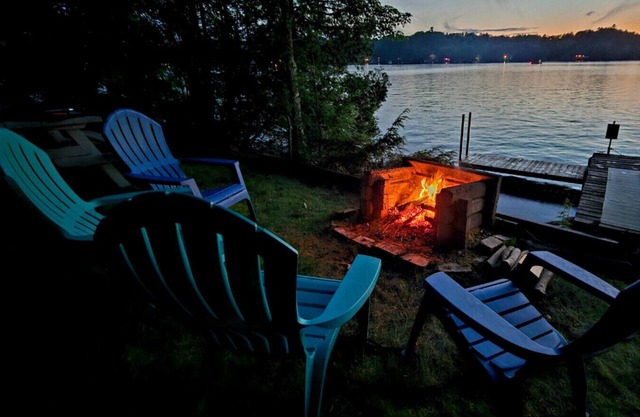 Great Pond Getaway| Lakefront|Dock|Sunset Views