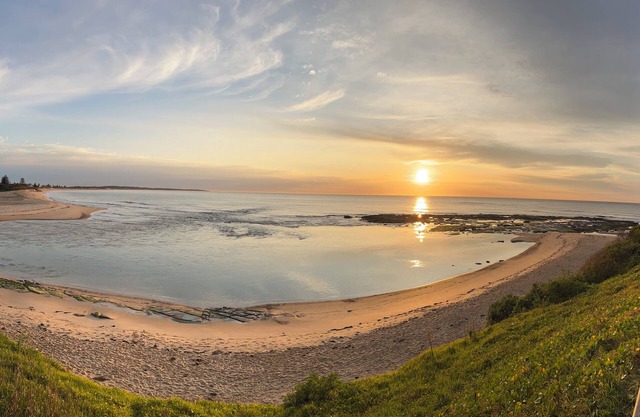 Great position! Across the road to the beach and a short stroll into town!