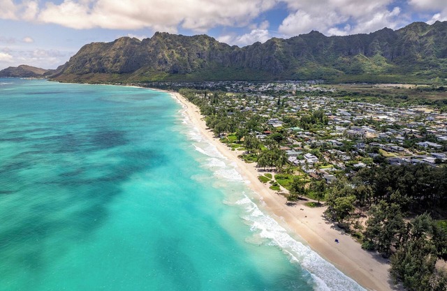 Great Price! 3800sf 7 rooms 4 baths Huge Gated House Steps from Waimanalo Beach