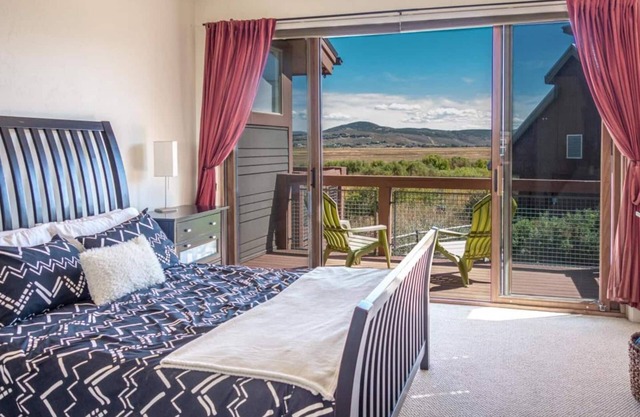 Great Rates, Hot Tub, Tranquil Views & Location