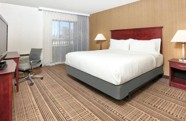 Great Relaxing Overnight Stay! Relaxing Unit! Minutes Away to Discovery Museum!