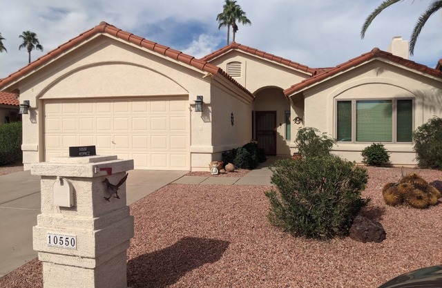 Great rental home in gated Palo Verde!