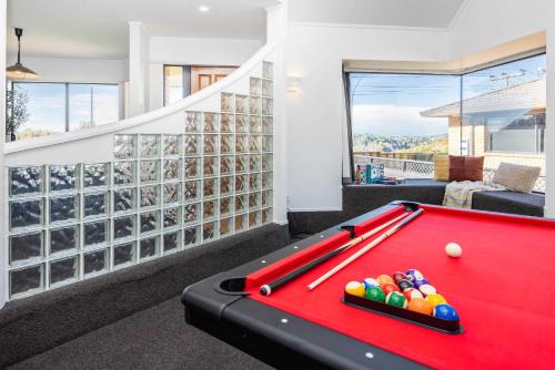 Great Short-Mid Term Stay! River Views & Games Room