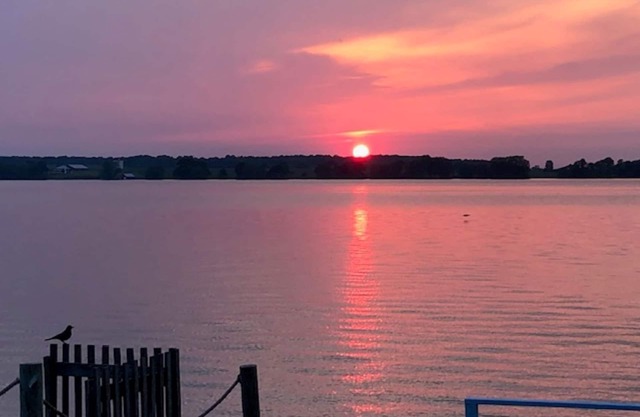 Tolle Sonnenuntergänge / Waterfront Cottage! Erstaunliche Aussicht auf den Sonnenuntergang!