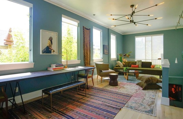 Great tasteful flat in vibrant neighborhood
