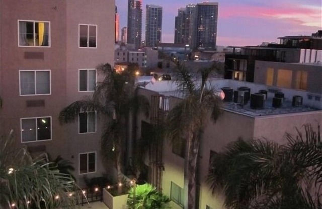 Groß Top-Floor Condo Heart of Little Italy -Secure Parken