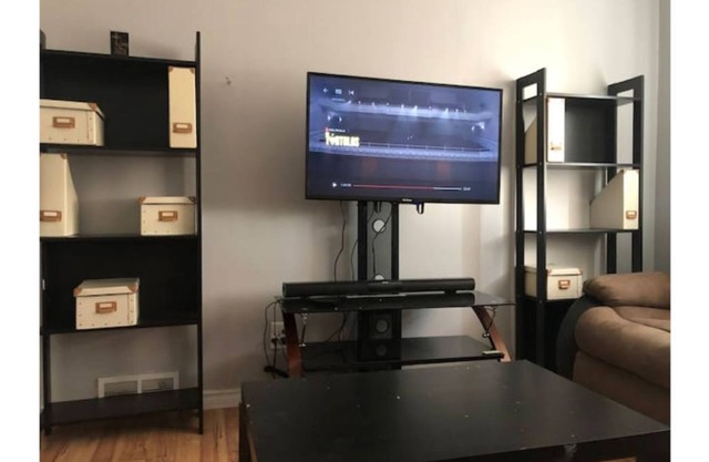 Great Townhouse 2 room/2 bath free parking & wiffi