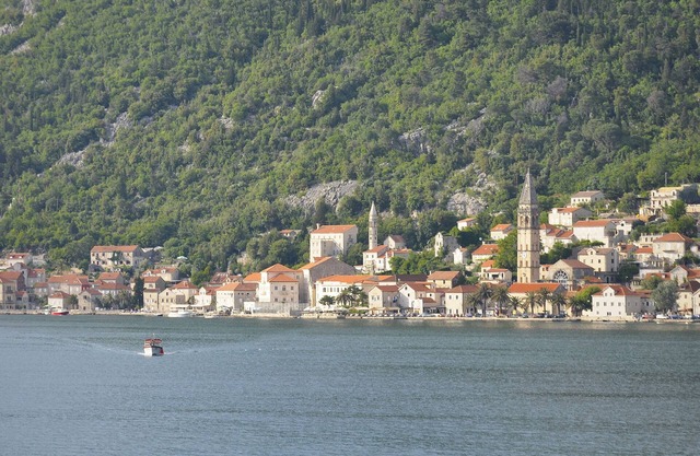 Großartige Aussicht auf Perast