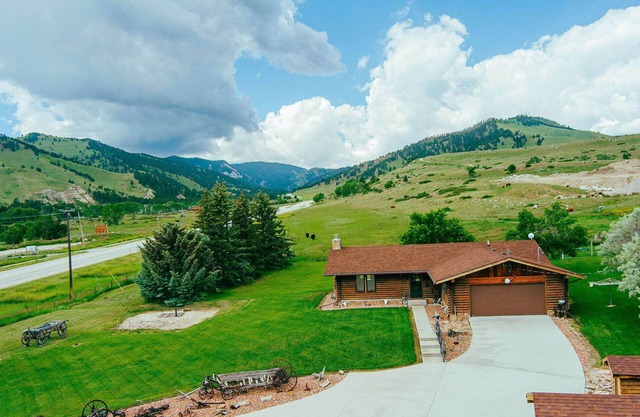 Greater Buffalo Cabin Escape