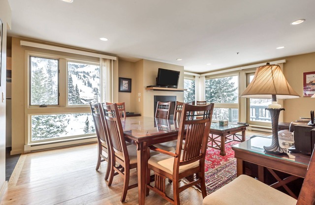 Hellgate J: 2 BR / 3 BA Eigentumswohnung in Alta, 6 Personen