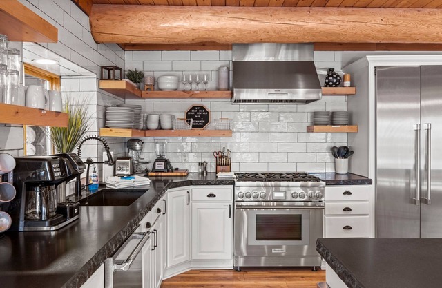 Green Canyon Chalet (Sleeps 40) by Bear Lake Luxury Rentals
