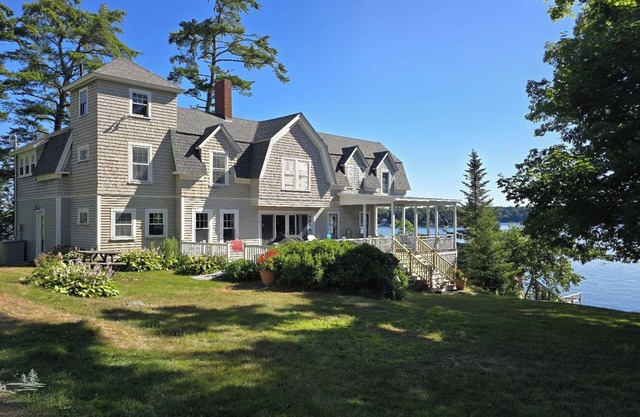 Green Landing | Waterfront | Family Retreat
