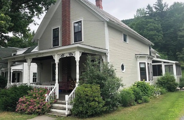 Green Mountain Village Getaway im malerischen Bristol, Vermont.
