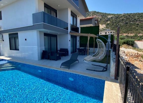Green sea villa