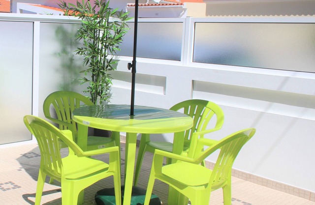 Green Studio C / Privat Innenhof, nur 3 Minuten zu Fuß vom Strand Peniche