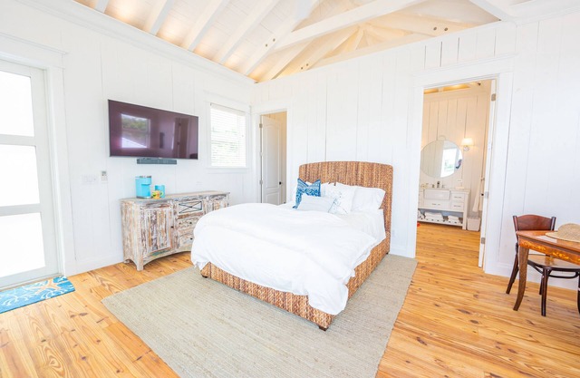 Green Turtle Cay, 1 bedroom suite on White Sound with private dock