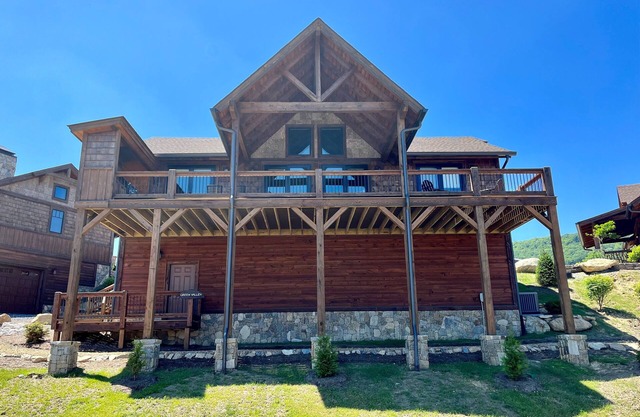 Brandneues Zuhause in Eagles Nest - Atemberaubende Fernsicht, Außenküche!