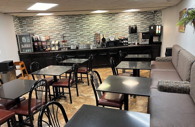 Greenlight Inn & Suites