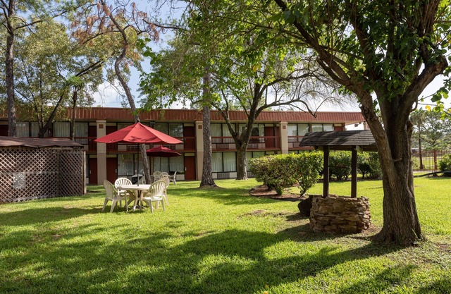 GreenTree Hotel & Extended Stay I-10 FWY Houston, Channelview, Baytown