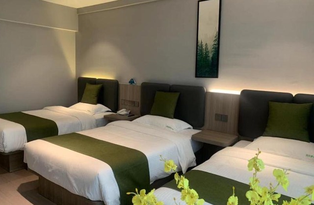 GreenTree Inn Express Hotel Nantong Tongzhou Shigang Town