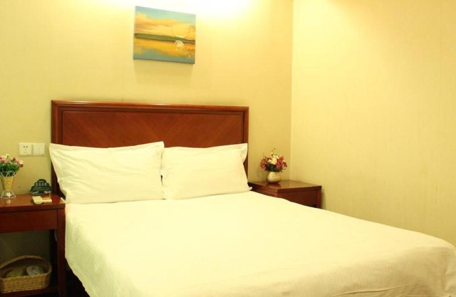 GreenTree Inn Jiangsu Yangzhou Yizheng East Zhenzhou Road Express Hotel