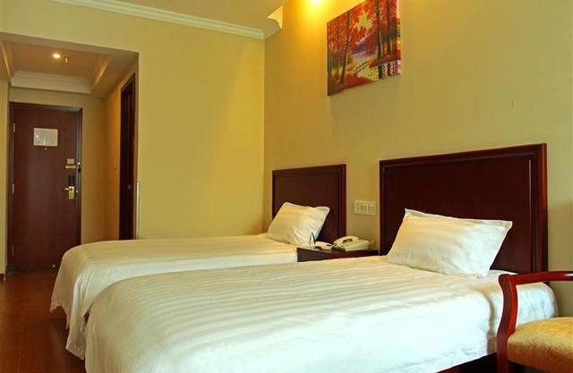 GreenTree Inn JiangSu Zhenjiang Danyang Wanshan Park Express Hotel