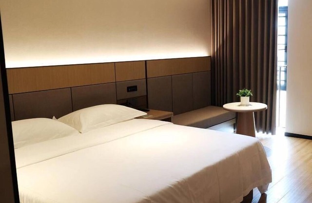 Greentree Inn Mong Kok Express Hote