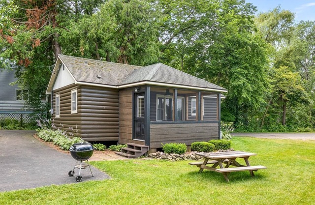 Greenway Log Cottage - 5