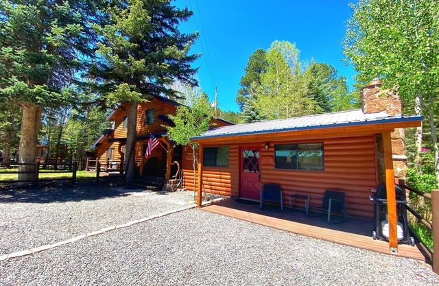 Greer Cabin And Guest Cottage-Full Property- Sleeps 12!