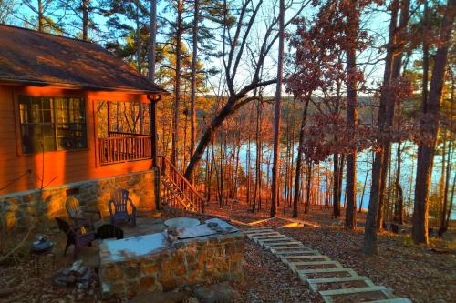 Greers Ferry Lake Cabin